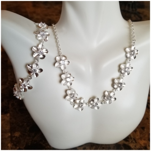 Jewelry - Genuine White Topaz Sterling Silver Flower set